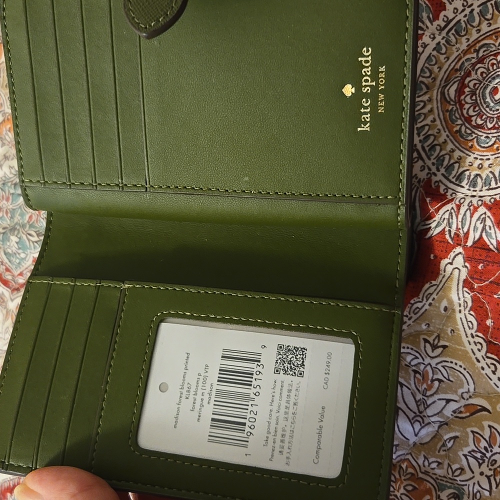 Kate Spade - Picture 4 of 7